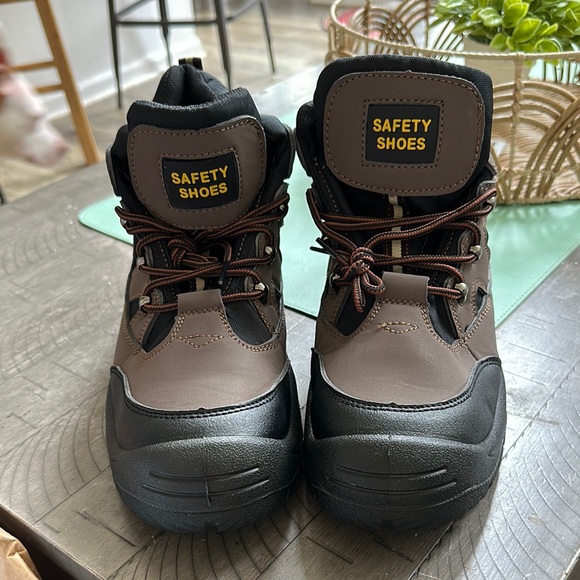 NWOT Men’s  Safety Shoes - Brown and Black - Picture 1 of 12